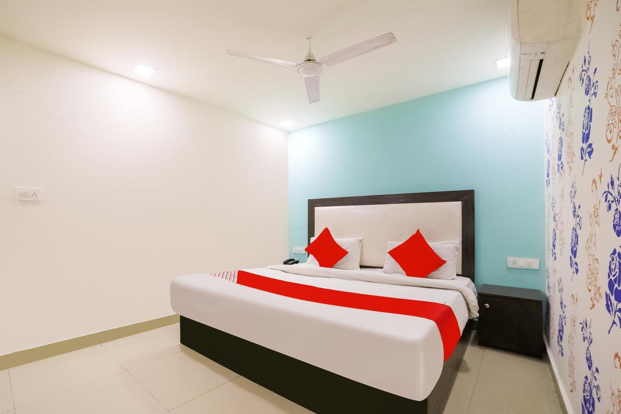 My Comfortable Hotel Нью-Дели Экстерьер фото
