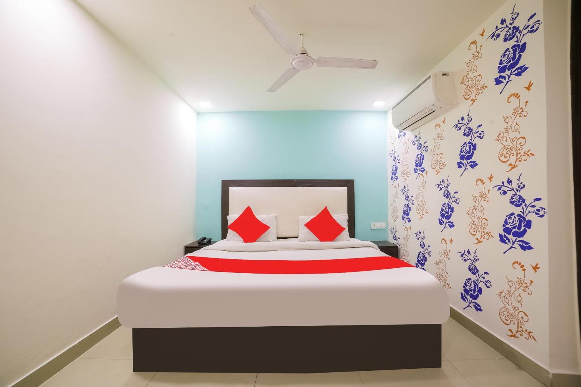 My Comfortable Hotel Нью-Дели Экстерьер фото