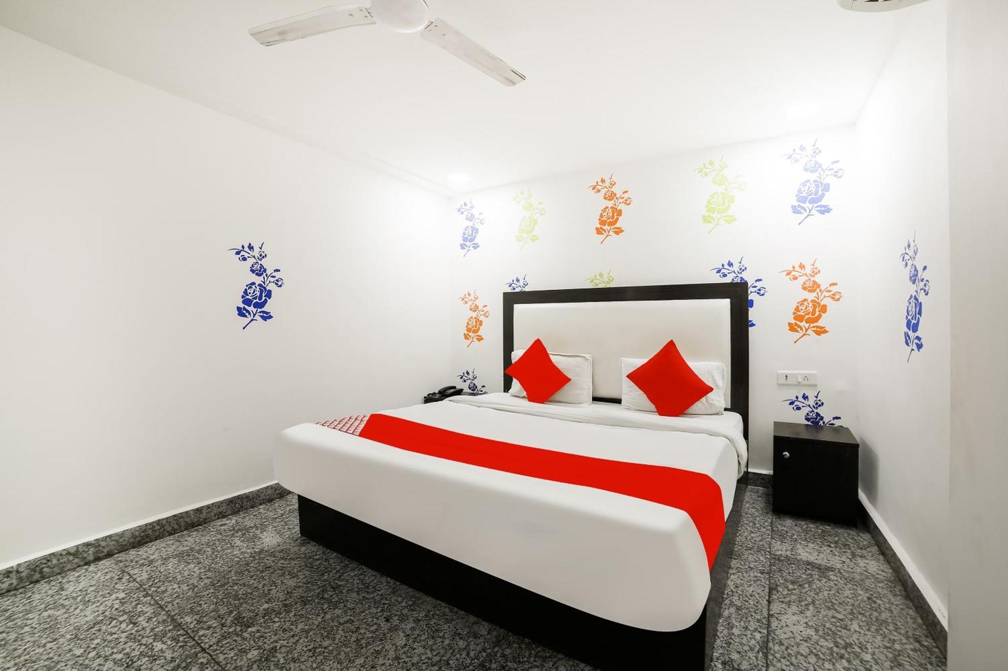 My Comfortable Hotel Нью-Дели Экстерьер фото
