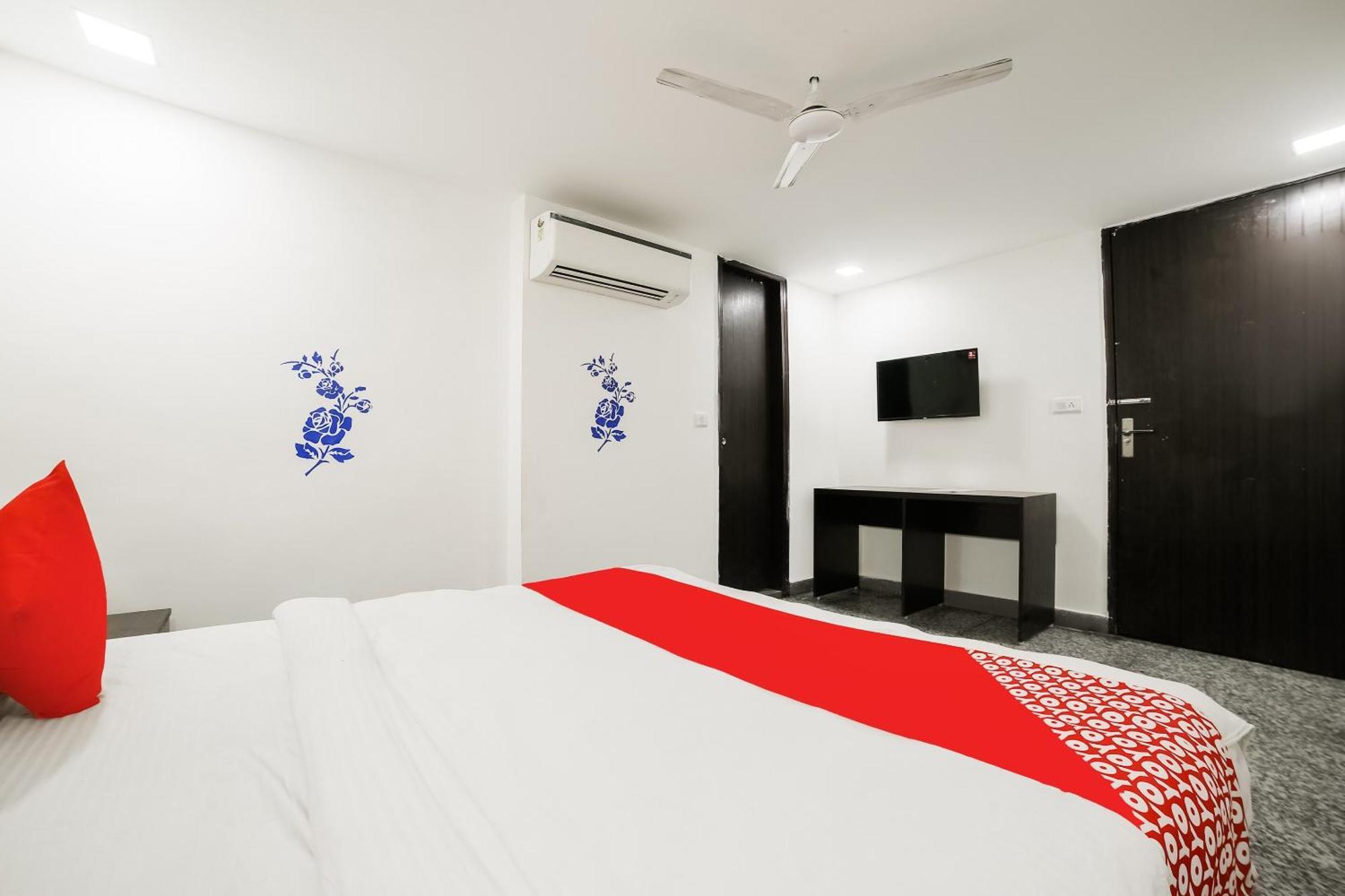My Comfortable Hotel Нью-Дели Экстерьер фото