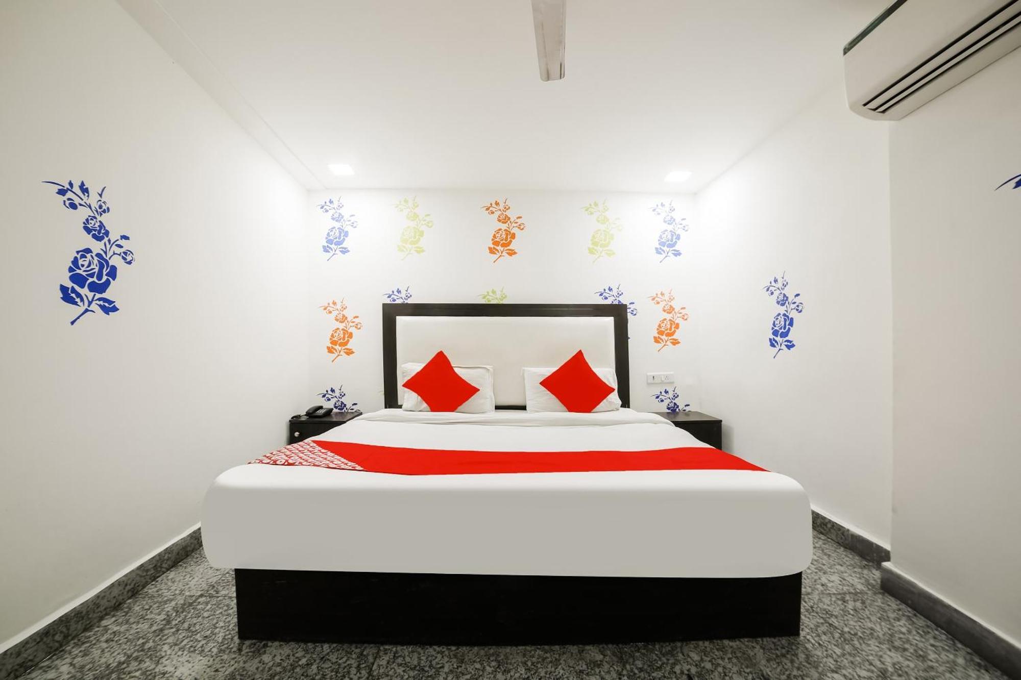 My Comfortable Hotel Нью-Дели Экстерьер фото