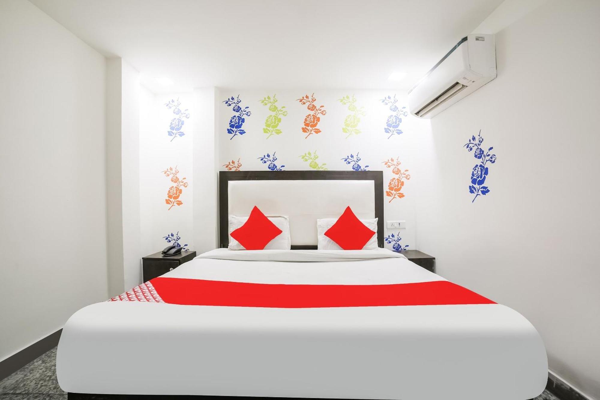 My Comfortable Hotel Нью-Дели Экстерьер фото