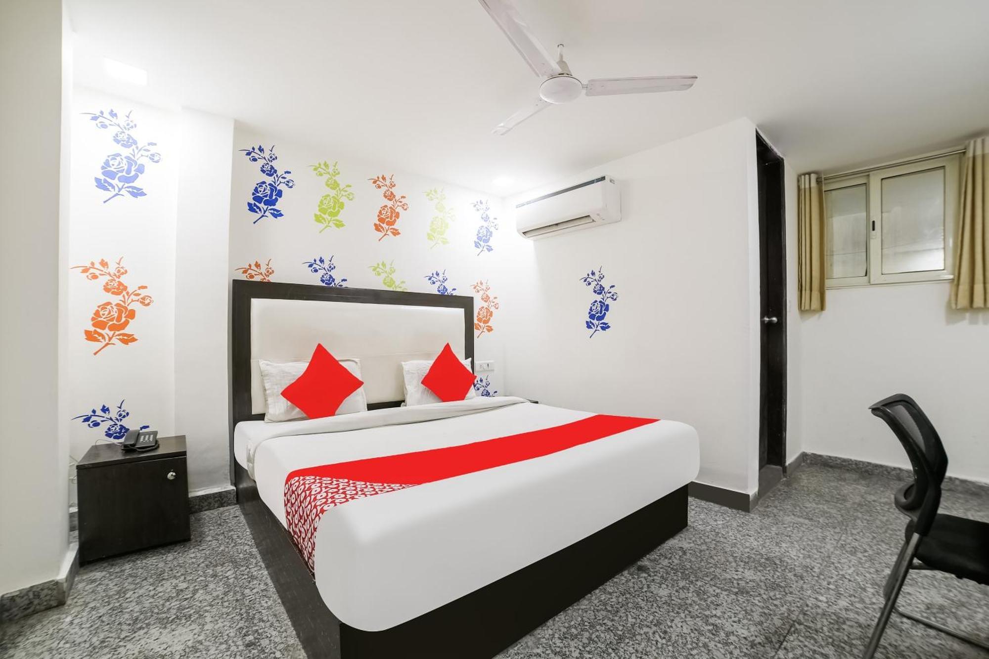 My Comfortable Hotel Нью-Дели Экстерьер фото