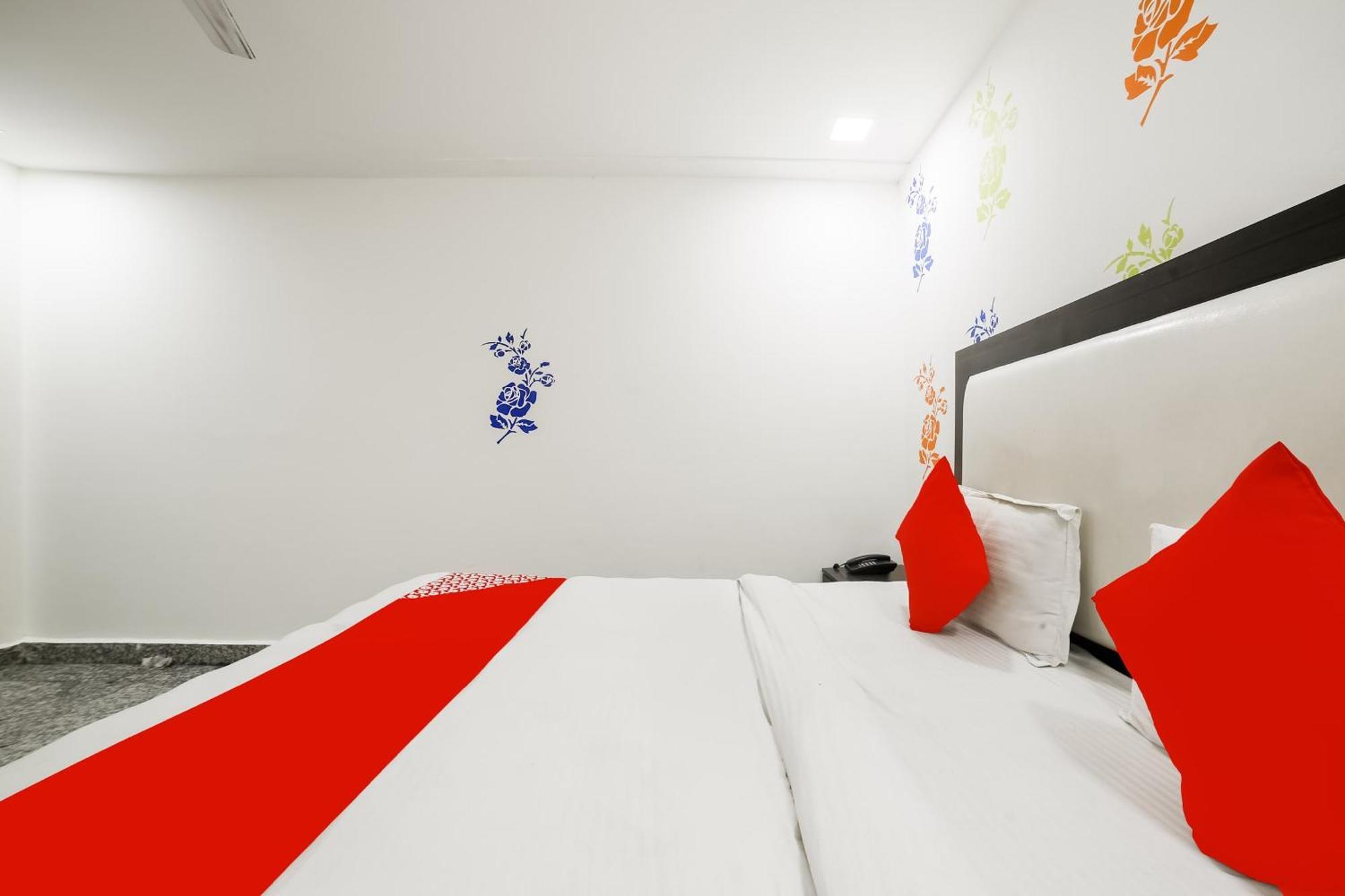 My Comfortable Hotel Нью-Дели Экстерьер фото